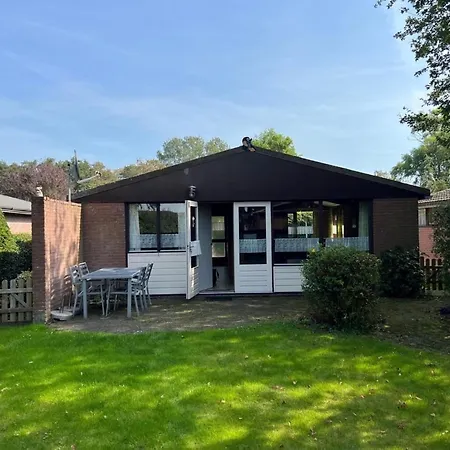 Ferienbungalow Mit Privatem Garten * Warmenhuizen