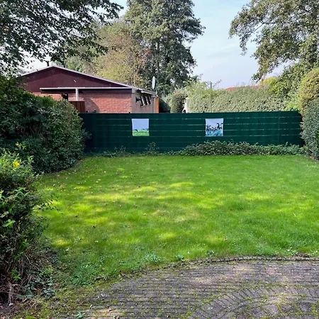 Ferienbungalow Mit Privatem Garten Warmenhuizen
